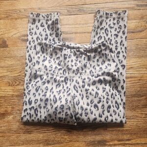 Old Navy Beige Leopard Cheeta Print Athleisure Workout Leggings Capri S